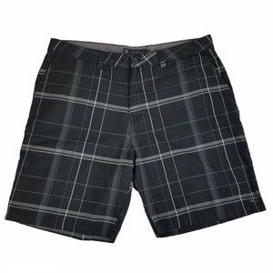 O'Neill Mens Shorts Black Gray Plaid Size 40 Flat Front Casual 9 inch Inseam